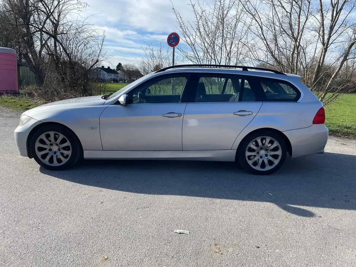 Gebraucht BMW 330 258 PS (189 kW) 2006 Silber Kombi