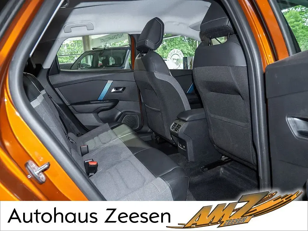 Gebraucht Citroën e-C4 Feel 100 kW (136 PS) 2022 Karamellbraun (metallic) Limousine