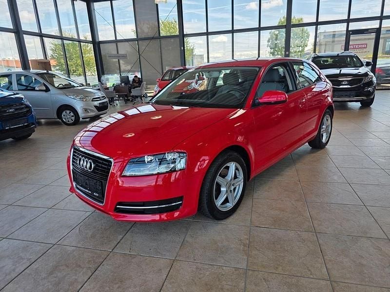 Rot Gebraucht 2012 Audi A3 Attraction Limousine | 10.900 € (Fairer Preis) - Bild 1/4