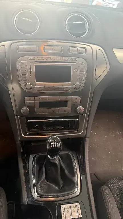 Gebraucht Ford Mondeo Titanium 175 PS (128 kW) 2010 Grau Limousine