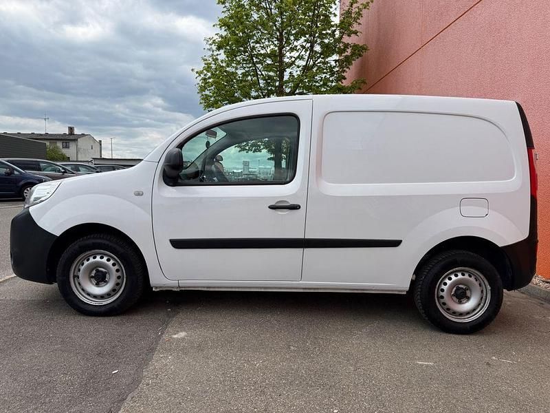 Usado Renault Kangoo Basis 90 HP (66 kW) 2017 Branco Monovolume