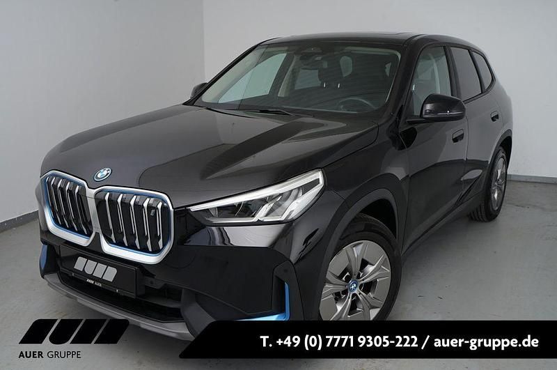 Schwarz Gebraucht 2023 BMW iX1 Performance SUV | 34.900 € (Guter Preis) - Bild 1/4
