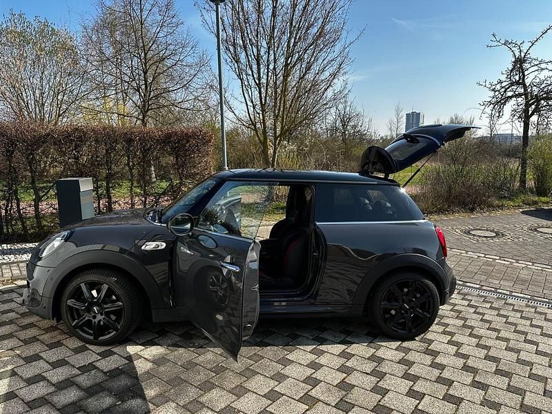 Gebraucht Mini Cooper S 192 PS (141 kW) 2019 Schwarz Kleinwagen