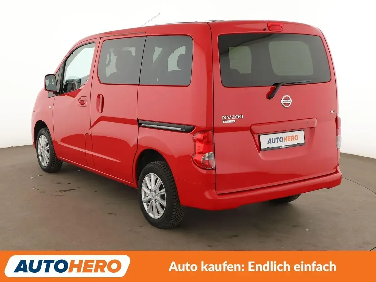 Gebraucht Nissan Evalia Tekna 110 PS (80 kW) 2016 Solid red Van / Kleinbus
