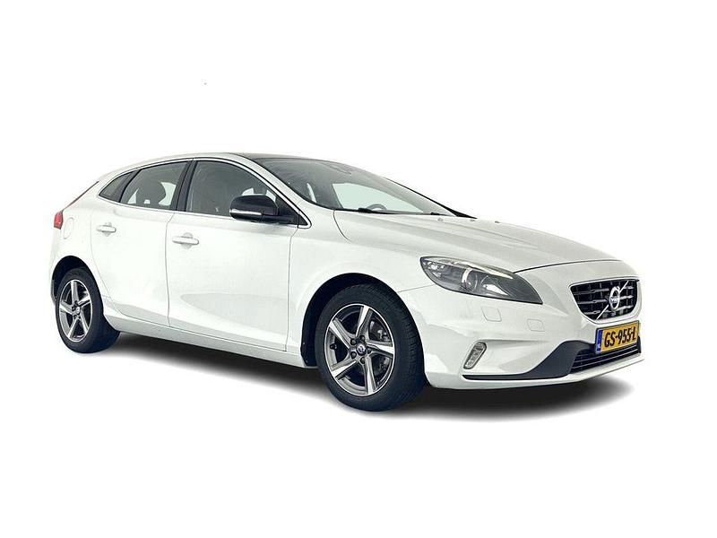Weiß Gebraucht 2015 Volvo V40 Business Edition Kombi | 4.545 € (Etwas zu teuer) - Bild 1/4