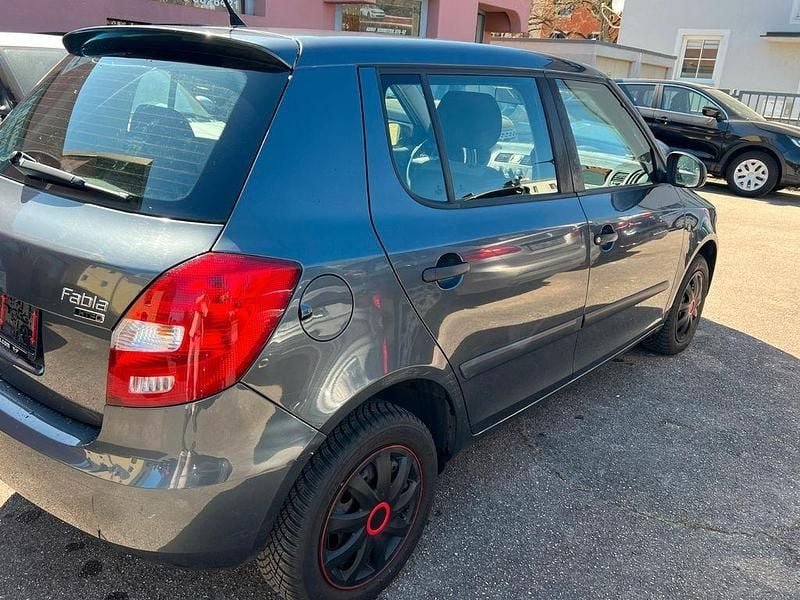Gebraucht Skoda Fabia Cool Edition 69 PS (50 kW) 2010 Grau Limousine