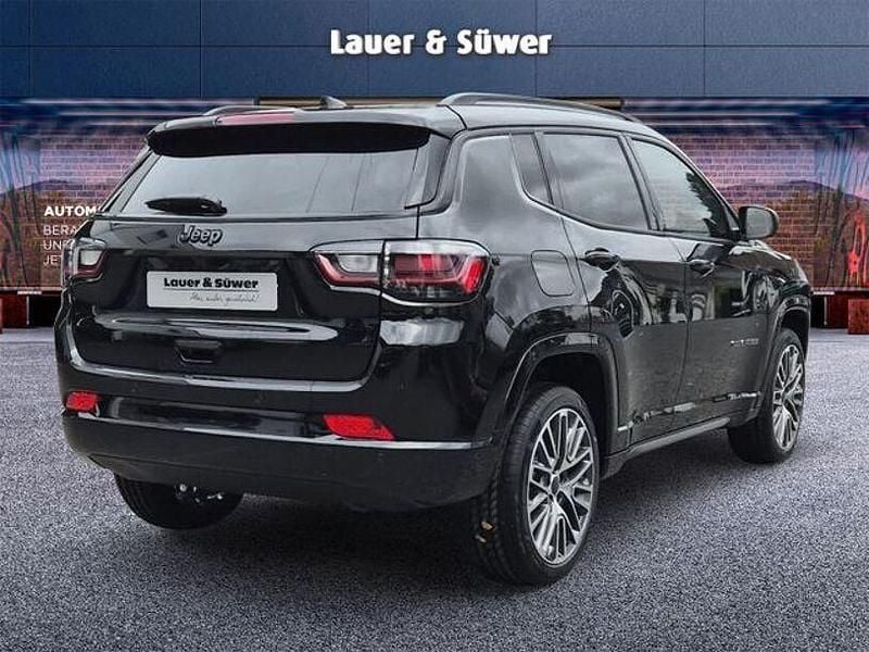 Neu Jeep Compass Summit 129 PS (94 kW) 2025 Schwarz SUV