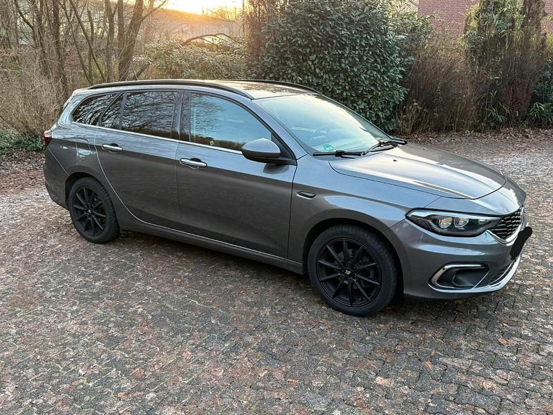 Gebraucht Fiat Tipo 120 PS (88 kW) 2014 Grau Kombi