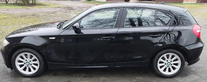 Gebraucht BMW 116 122 PS (89 kW) 2009 Schwarz Kleinwagen