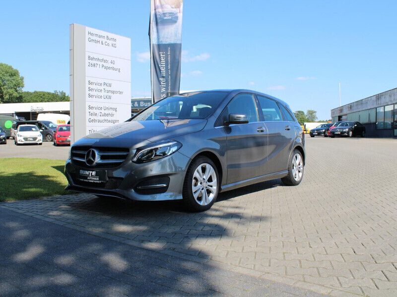 Gebraucht Mercedes B180 Urban 122 PS (89 kW) 2015 Mountaingrey met. (grau) Van / Kleinbus