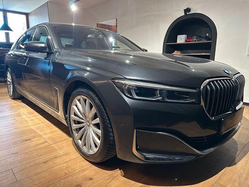 Gebraucht BMW 730 286 PS (210 kW) 2022 Grau Limousine