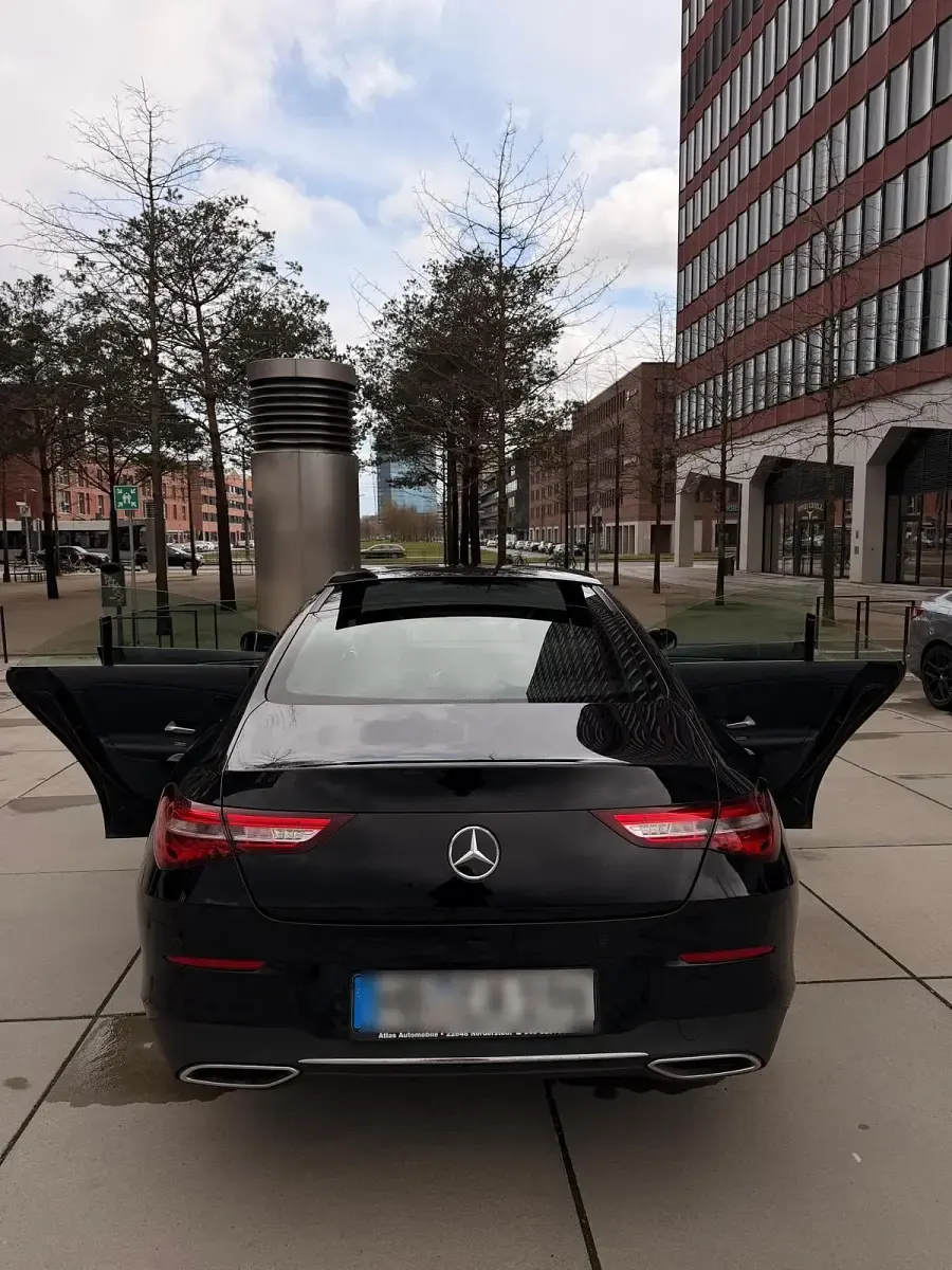 Gebraucht Mercedes CLA220 190 PS (139 kW) 2020 Schwarz Limousine