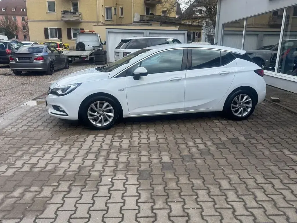 Gebraucht Opel Astra Innovation 136 PS (100 kW) 2019 Weiß Limousine