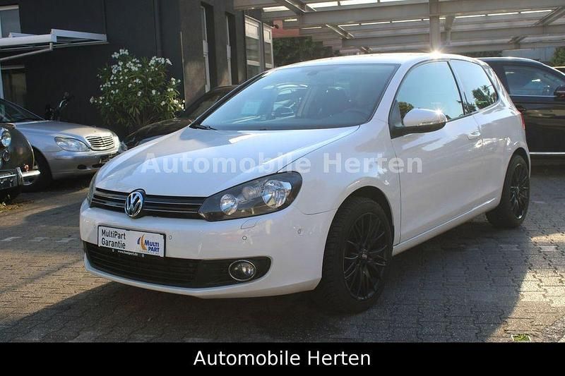 Weiß Gebraucht 2010 VW Golf VI Team Limousine | 5.990 € (Fairer Preis) - Bild 1/4