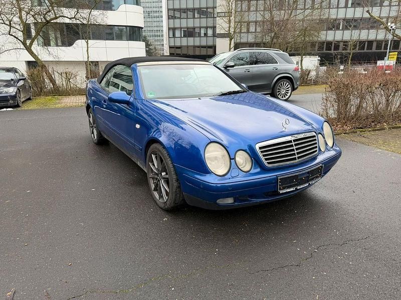 Gebraucht Mercedes CLK320 Elegance 218 PS (160 kW) 1999 Blau Cabrio