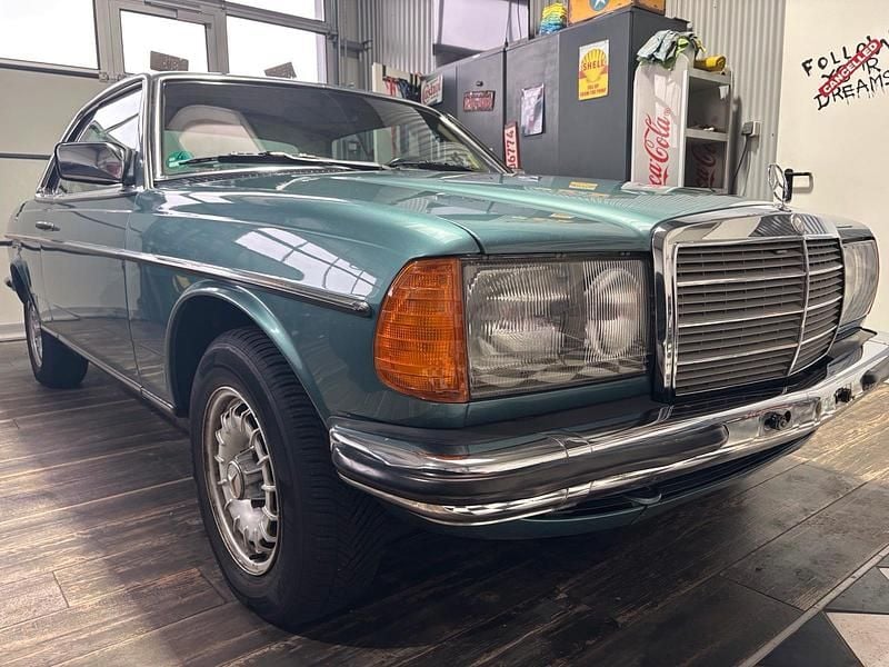 Gebraucht Mercedes 280 185 PS (136 kW) 1983 Grün Coupé
