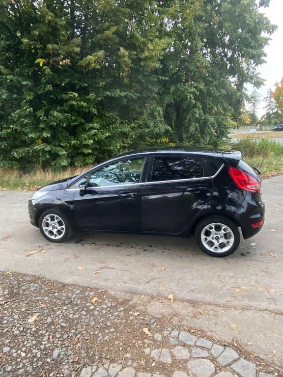 Schwarz Gebraucht 2011 Ford Fiesta Titanium Kleinwagen | 2.500 € (Guter Preis) - Bild 1/4
