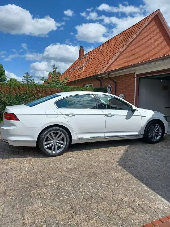 Gebraucht VW Passat Highline 239 PS (175 kW) 2016 Weiß Limousine