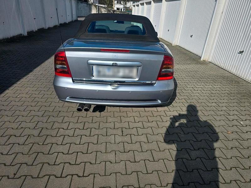 Gebraucht Opel Astra Cabriolet Dynamic 180 PS (132 kW) 2003 Silber Cabrio