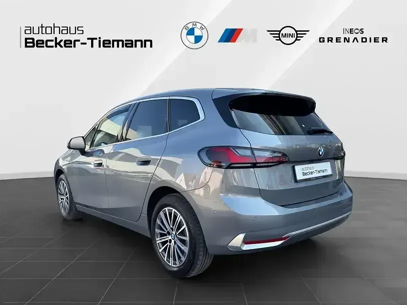 Gebraucht BMW 223 Active Tourer Luxury Line 218 PS (160 kW) 2023 Skyscraper grau Van / Kleinbus