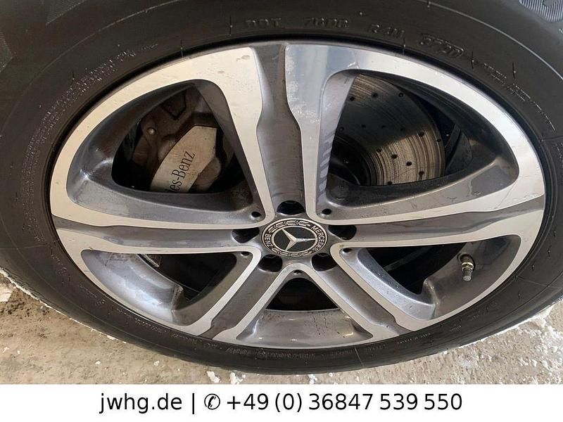 Gebraucht Mercedes GLC300e AMG 320 PS (235 kW) 2020 Polarweiss SUV