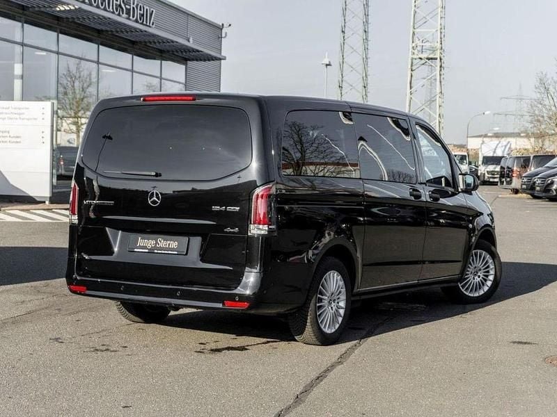 Gebraucht Mercedes Vito 237 PS (174 kW) 2025 Obsidianschwarz metallic Van