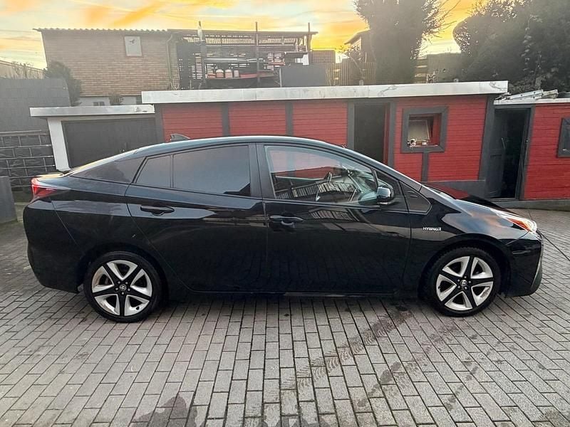 Gebraucht Toyota Prius 122 PS (89 kW) 2016 Schwarz Limousine
