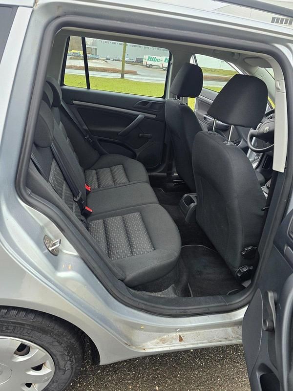 Gebraucht Skoda Octavia 102 PS (75 kW) 2011 Silber Kombi