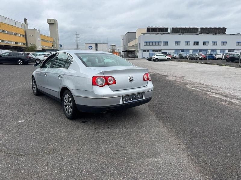 Gebraucht VW Passat Highline 160 PS (117 kW) 2008 Silber Limousine