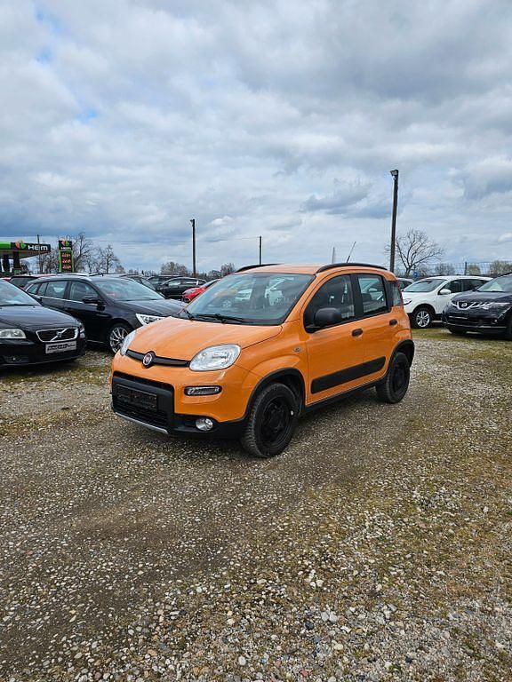 Gebraucht Fiat Panda 4x4 86 PS (63 kW) 2017 Orange Kleinwagen