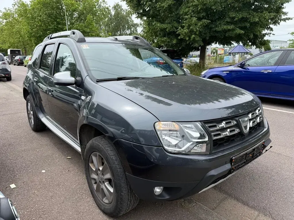 Gebraucht Dacia Duster Black Shadow 109 PS (80 kW) 2016 Grau SUV