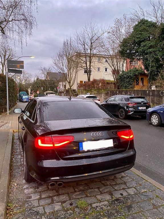 Gebraucht Audi A4 Ambiente 170 PS (125 kW) 2012 Schwarz Limousine