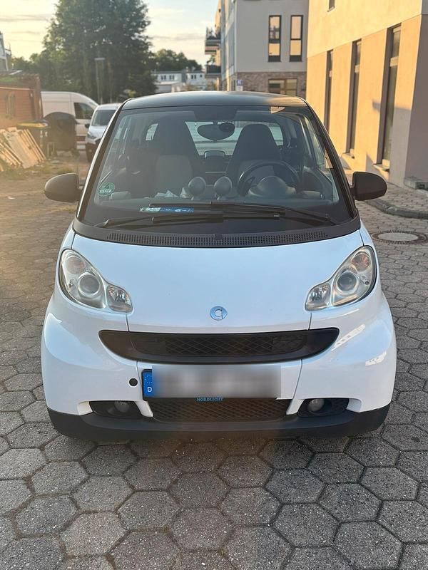 Weiß Gebraucht 2007 Smart ForTwo Coupé Kleinwagen | 2.999 € (Fairer Preis) - Bild 1/4