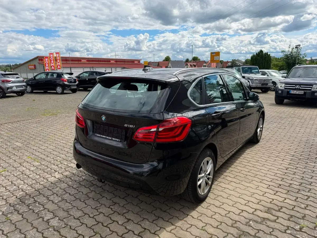 Gebraucht BMW 218 Basis 136 PS (100 kW) 2014 Schwarz Kombi
