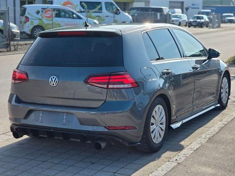 Gebraucht VW Golf VII Trendline 110 PS (80 kW) 2017 Grau Limousine
