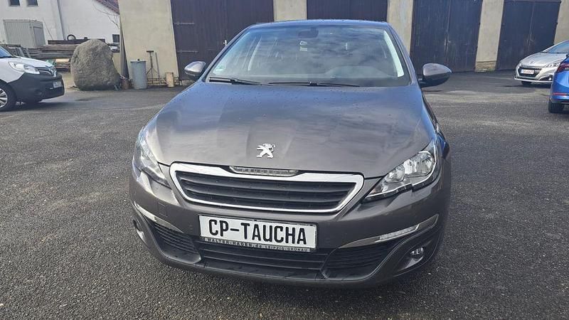Gebraucht Peugeot 308 Active 125 PS (91 kW) 2014 Grau Limousine