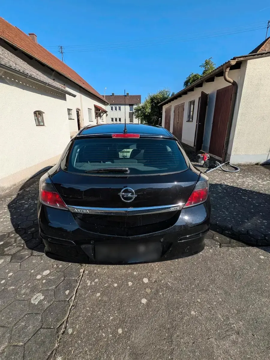 Gebraucht Opel Astra GTC 105 PS (77 kW) 2007 Schwarz Coupé