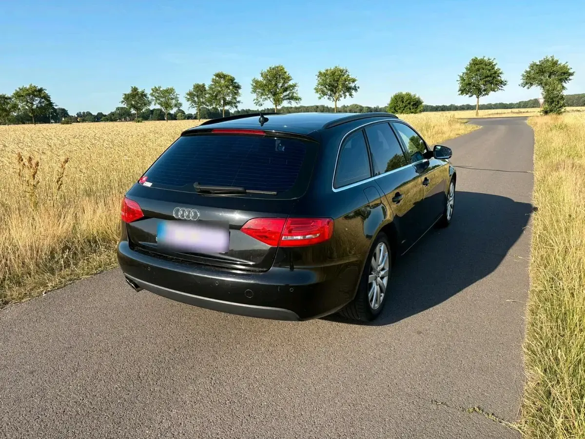 Gebraucht Audi A4 150 PS (110 kW) 2010 Schwarz Kombi