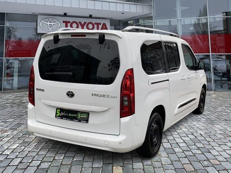 Gebraucht Toyota Proace Verso City 131 PS (96 kW) 2022 Schaumweiß Kombi