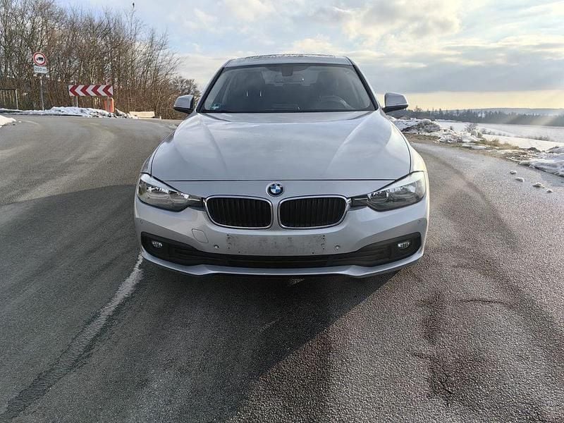 Gebraucht BMW 320 Efficient Dynamics 163 PS (119 kW) 2017 Silber Limousine