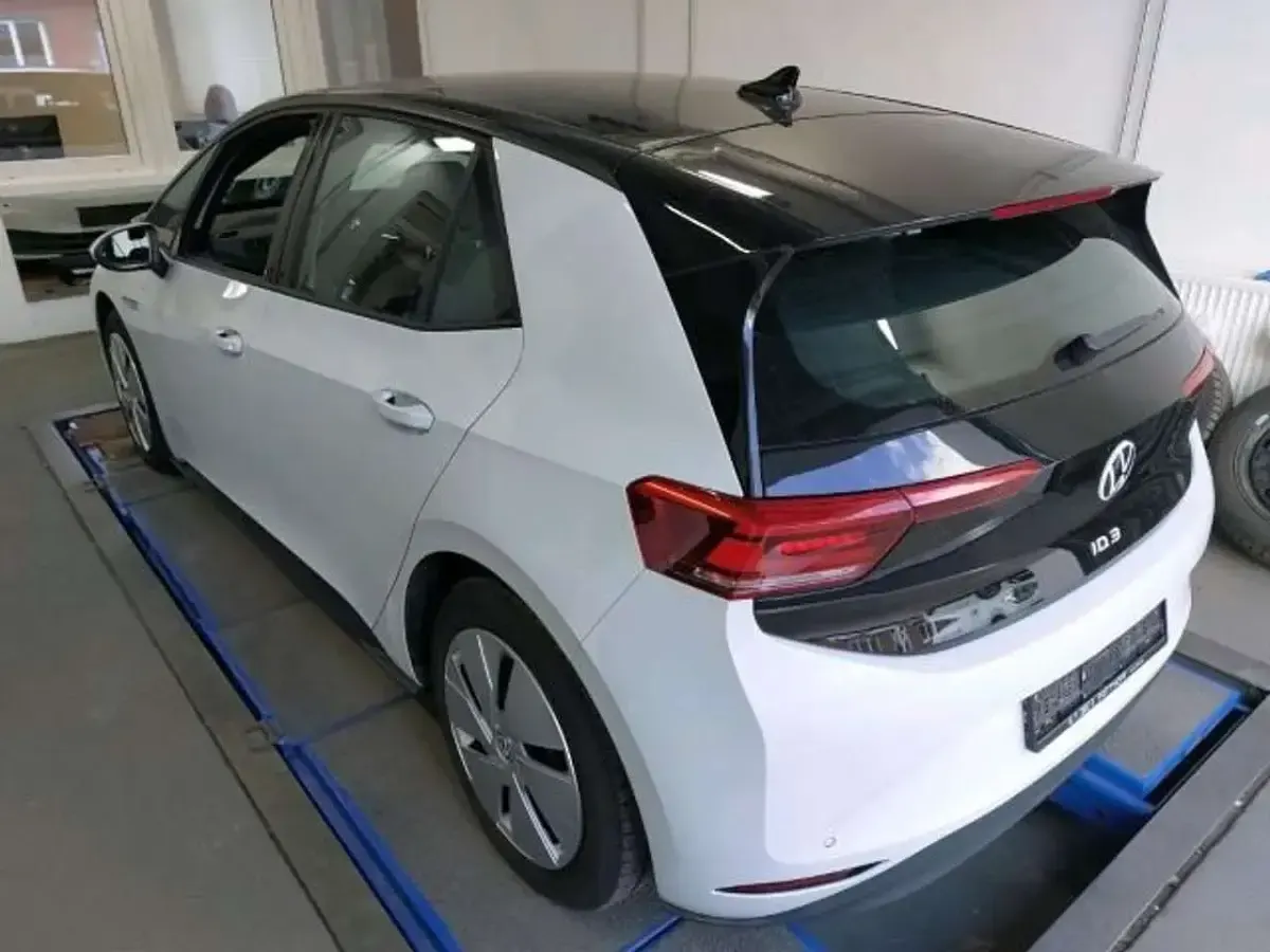 Gebraucht VW ID.3 Pro Performance 150 kW (204 PS) 2023 Weiß Kleinwagen
