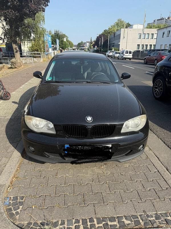 Gebraucht BMW 118 122 PS (89 kW) 2005 Schwarz Kleinwagen