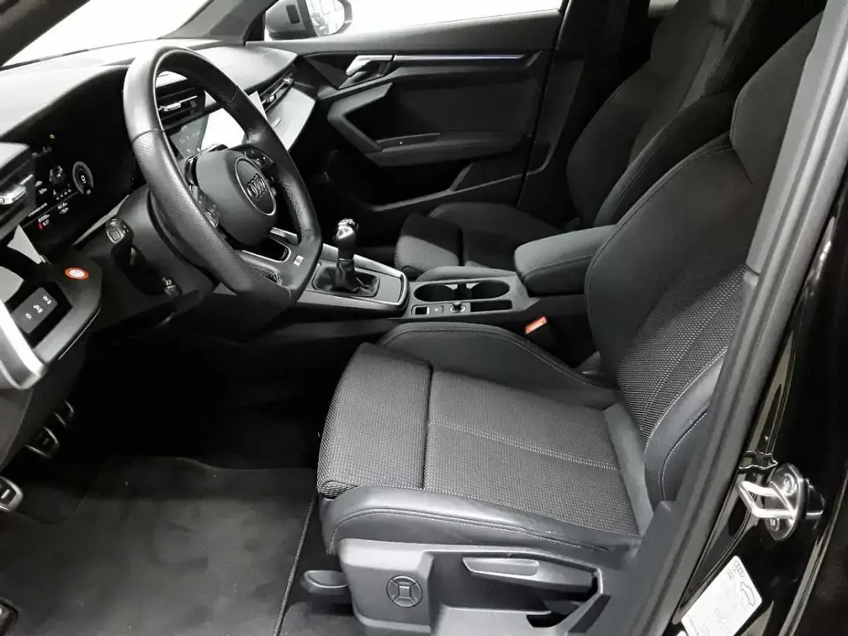 Second-hand Audi A3 Edition .1 116 CP (85 kW) 2021 Negru Berlinǎ