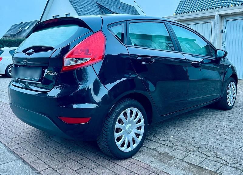 Gebraucht Ford Fiesta Trend 82 PS (60 kW) 2010 Schwarz Kleinwagen
