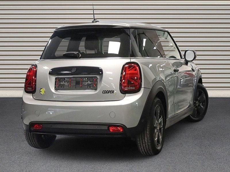 Gebraucht Mini Cooper SE Essential 135 kW (184 PS) 2023 Melting silver iii Kleinwagen