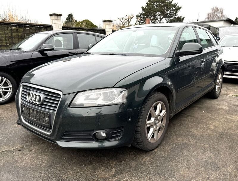 Grün Gebraucht 2010 Audi A3 Sportback Ambiente Limousine | 3.999 € (Superpreis) - Bild 1/4