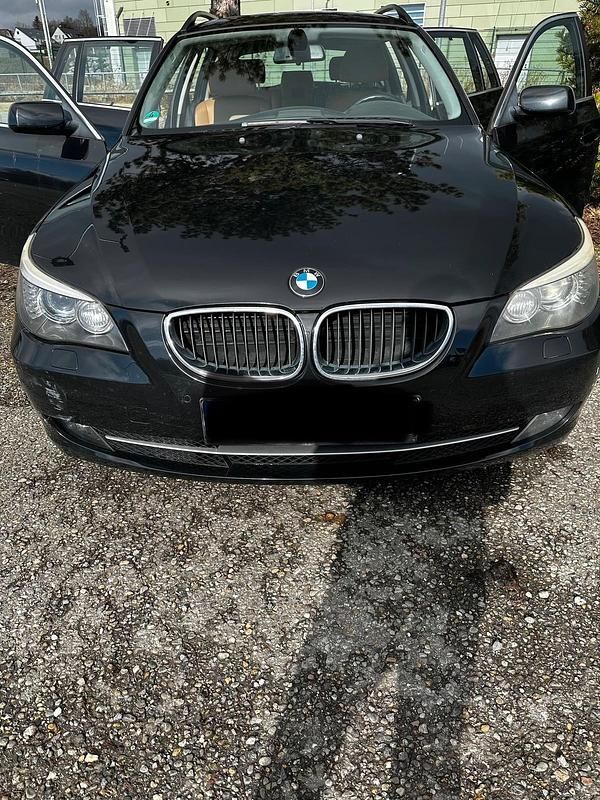Gebraucht BMW 520 177 PS (130 kW) 2009 Schwarz Kombi