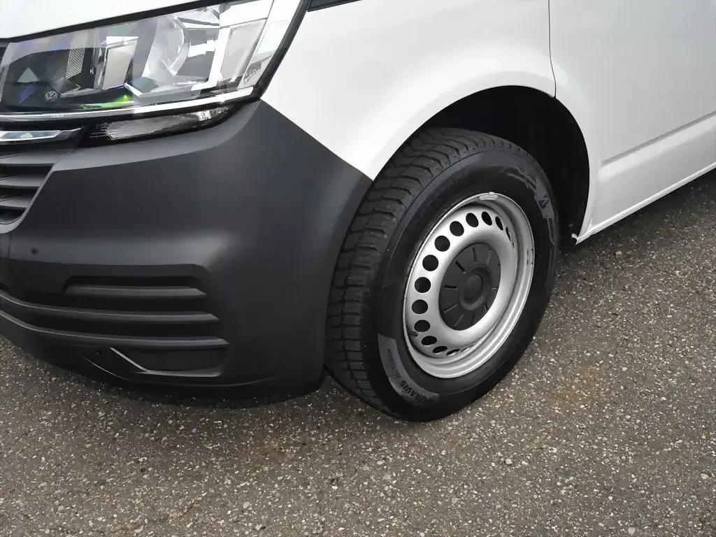 Używany VW Transporter 150 KM (110 kW) 2023 Biały Van
