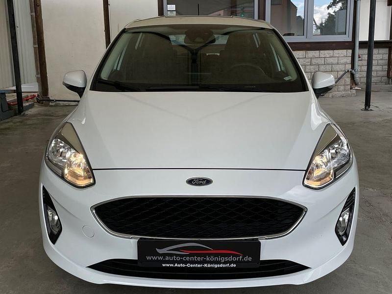 Gebraucht Ford Fiesta Cool & Connect 86 PS (63 kW) 2019 Frozen white Kleinwagen