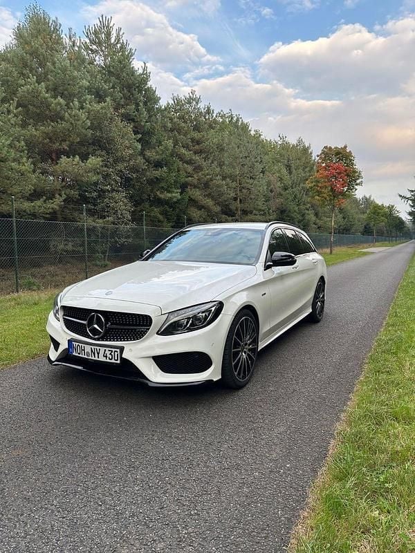 Weiß Gebraucht 2016 Mercedes C450 AMG AMG Kombi | 26.500 € (Fairer Preis) - Bild 1/4